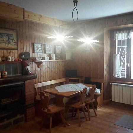 Appartamento Piano Terra In Centro Paese. Carona  Εξωτερικό φωτογραφία