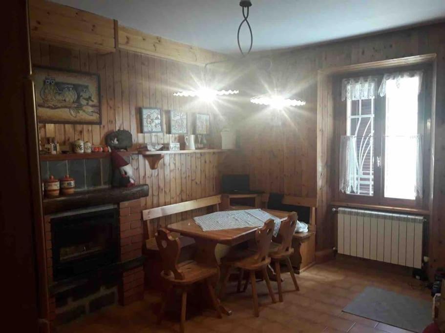 Appartamento Piano Terra In Centro Paese. Carona  Εξωτερικό φωτογραφία